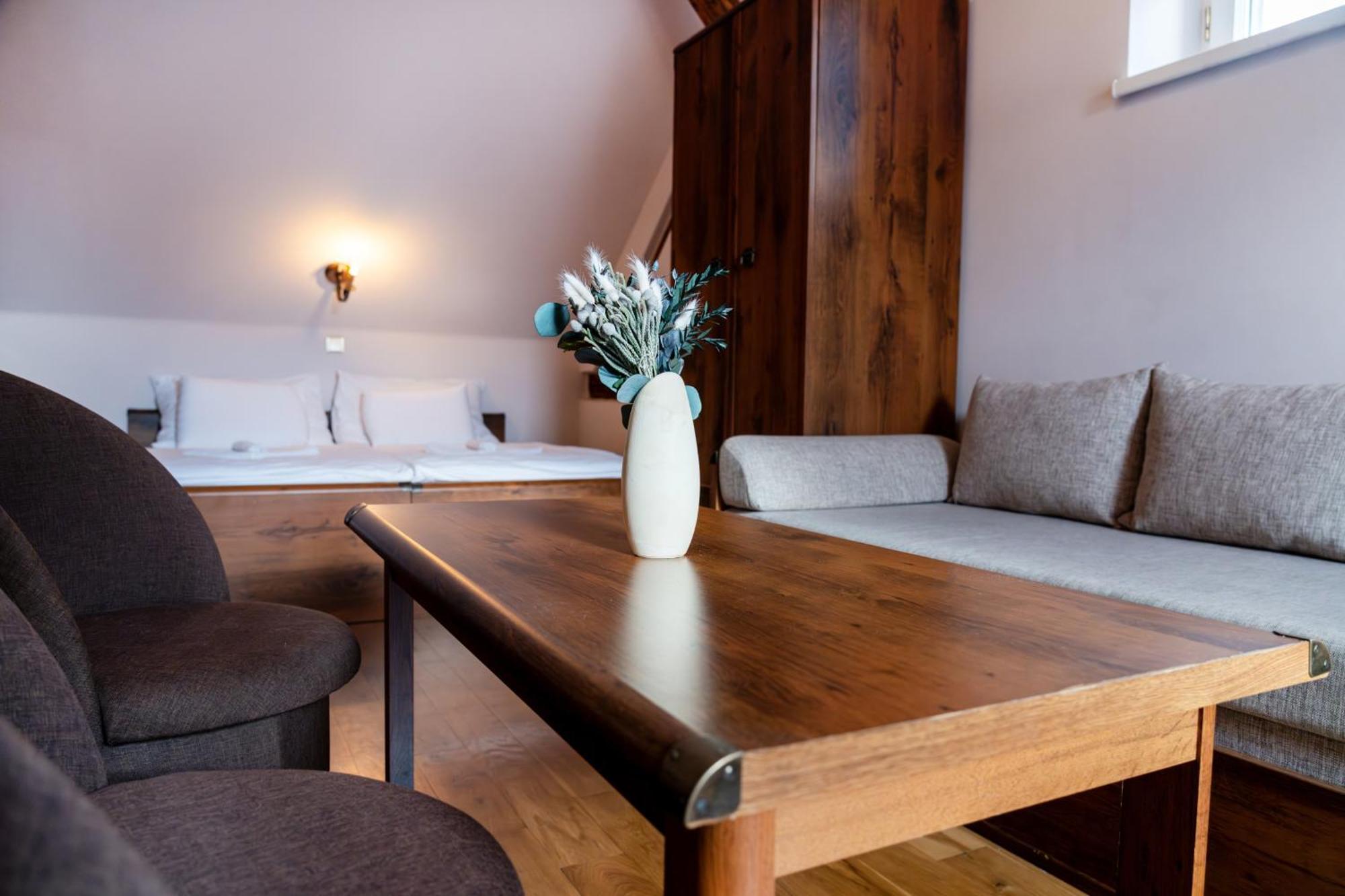 Villa Emausy Luhacovice Bagian luar foto